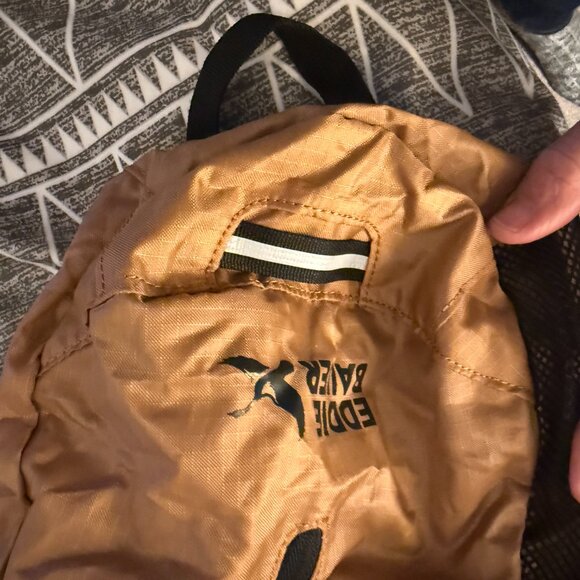 Eddie Bauer Stowaway 10L Packable Sling Bag Coyote Tan - Picture 6 of 10